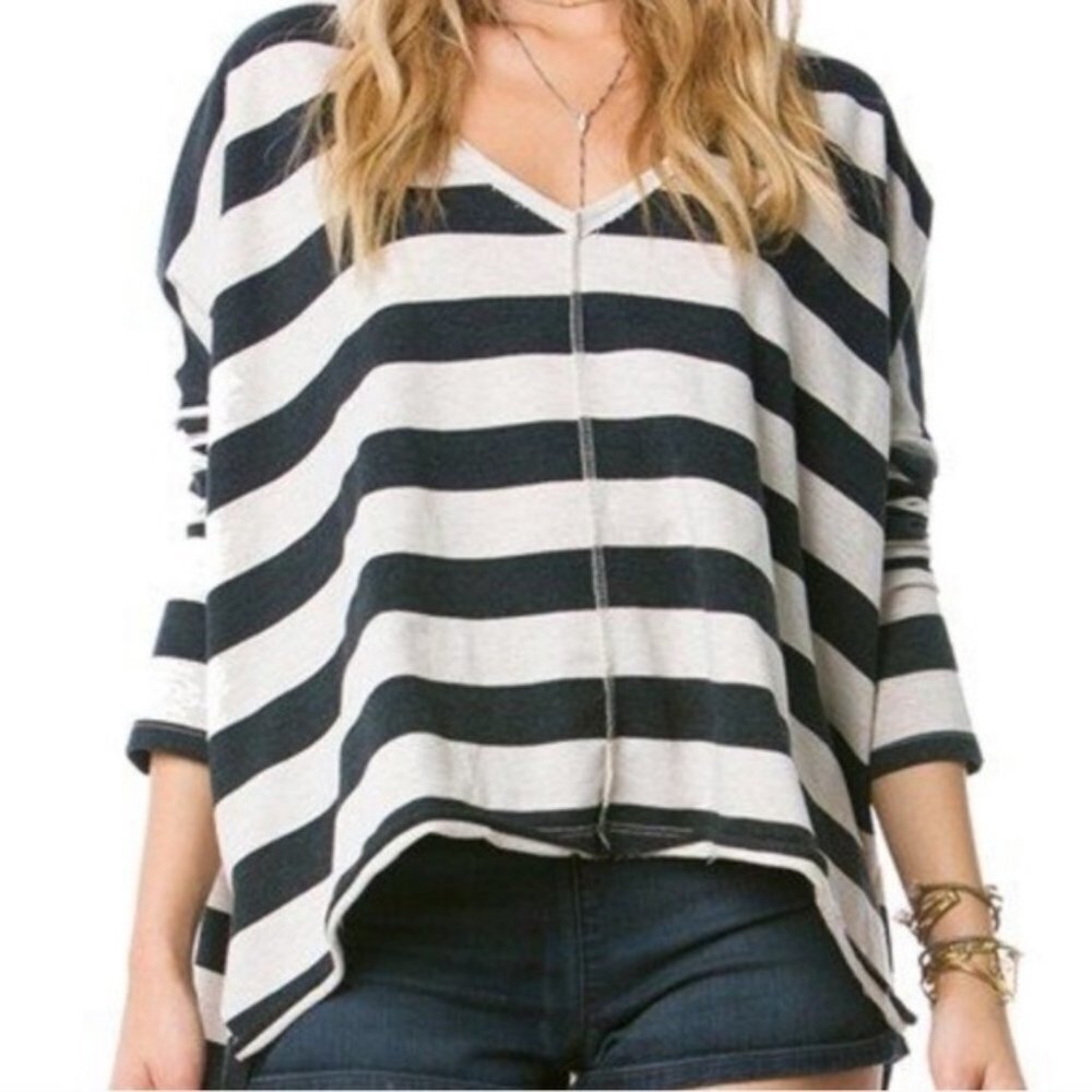 Amuse‎ Society Black V-Neck Striped Long Sleeve Top